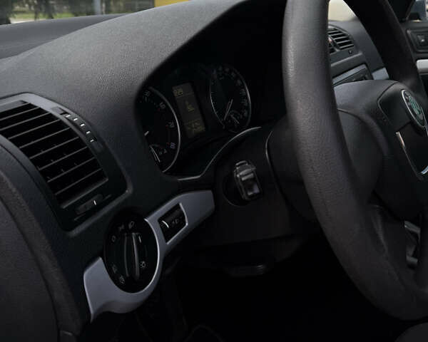 Шкода Октавия 2009 в Луцке на Automoto.ua Синий Шкода Октавия, объемом двигателя 0 л и пробегом 274 тыс. км за 6850 $, фото 10 на Automoto.ua