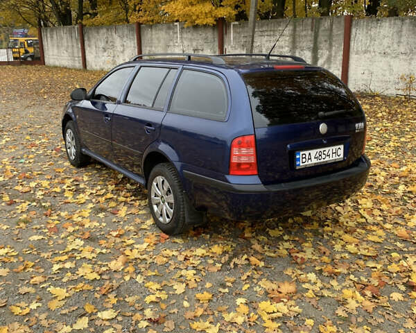Синий Шкода Октавия, объемом двигателя 1.6 л и пробегом 260 тыс. км за 4799 $, фото 5 на Automoto.ua