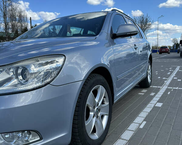 Синий Шкода Октавия, объемом двигателя 1.4 л и пробегом 220 тыс. км за 7500 $, фото 2 на Automoto.ua