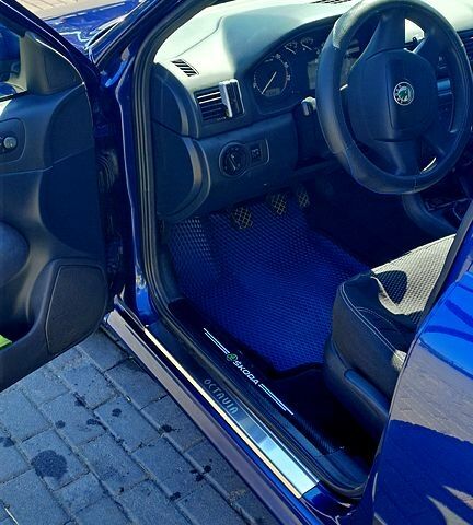 Синий Шкода Октавия, объемом двигателя 1.6 л и пробегом 176 тыс. км за 6000 $, фото 1 на Automoto.ua