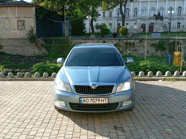 Синий Шкода Октавия, объемом двигателя 2 л и пробегом 219 тыс. км за 7000 $, фото 3 на Automoto.ua