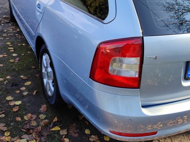 Синій Шкода Октавія, об'ємом двигуна 1.8 л та пробігом 218 тис. км за 7600 $, фото 4 на Automoto.ua