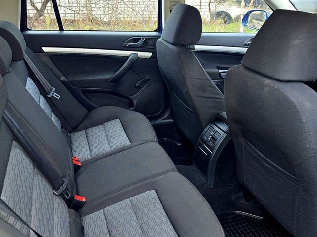 Синий Шкода Октавия, объемом двигателя 1.6 л и пробегом 130 тыс. км за 6700 $, фото 5 на Automoto.ua