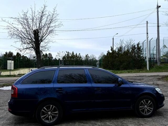 Синий Шкода Октавия, объемом двигателя 1.6 л и пробегом 250 тыс. км за 7200 $, фото 2 на Automoto.ua