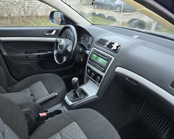 Синій Шкода Октавія, об'ємом двигуна 1.6 л та пробігом 130 тис. км за 6700 $, фото 5 на Automoto.ua