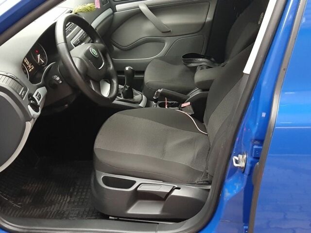 Синий Шкода Октавия, объемом двигателя 1.9 л и пробегом 250 тыс. км за 7100 $, фото 2 на Automoto.ua