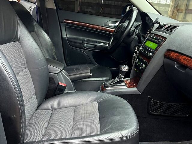 Синій Шкода Октавія, об'ємом двигуна 1.8 л та пробігом 255 тис. км за 8700 $, фото 7 на Automoto.ua