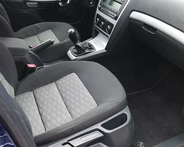 Синій Шкода Октавія, об'ємом двигуна 1.8 л та пробігом 228 тис. км за 7600 $, фото 24 на Automoto.ua