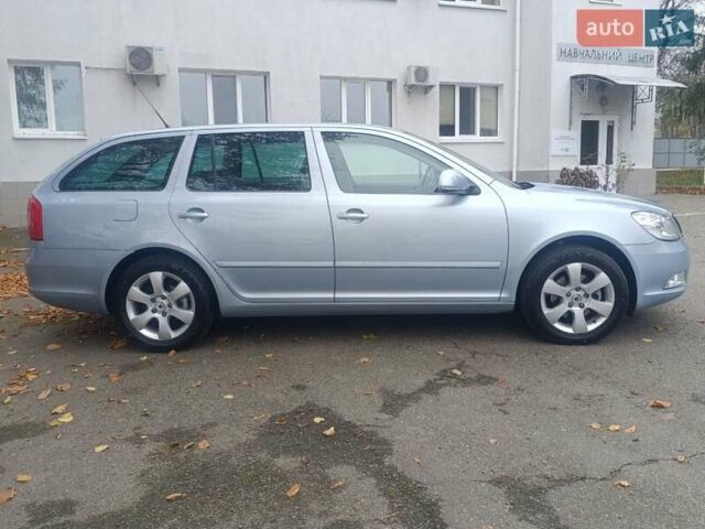 Синий Шкода Октавия, объемом двигателя 1.8 л и пробегом 227 тыс. км за 7800 $, фото 2 на Automoto.ua