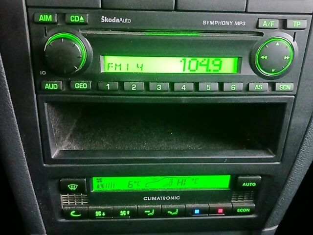 Синій Шкода Октавія, об'ємом двигуна 1.6 л та пробігом 235 тис. км за 7150 $, фото 7 на Automoto.ua