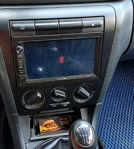 Синий Шкода Октавия, объемом двигателя 1.6 л и пробегом 176 тыс. км за 6000 $, фото 4 на Automoto.ua