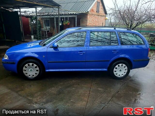 Синій Шкода Октавія, об'ємом двигуна 1.6 л та пробігом 235 тис. км за 7150 $, фото 1 на Automoto.ua