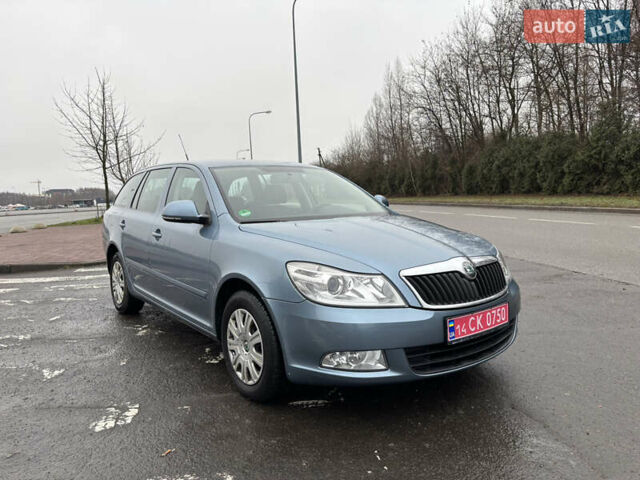 Синий Шкода Октавия, объемом двигателя 1.6 л и пробегом 86 тыс. км за 7900 $, фото 1 на Automoto.ua