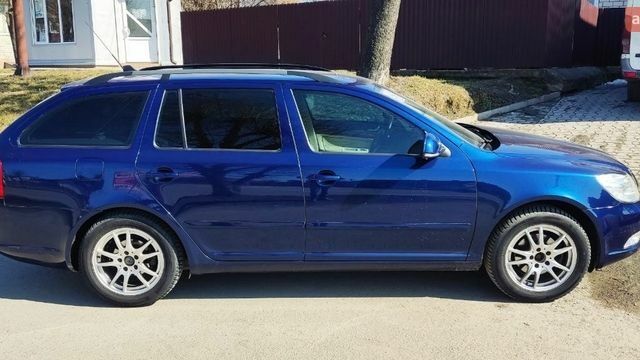 Синій Шкода Октавія, об'ємом двигуна 1.6 л та пробігом 225 тис. км за 9300 $, фото 31 на Automoto.ua