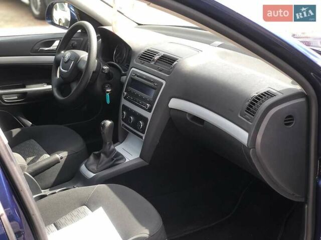 Синий Шкода Октавия, объемом двигателя 1.4 л и пробегом 266 тыс. км за 5800 $, фото 12 на Automoto.ua