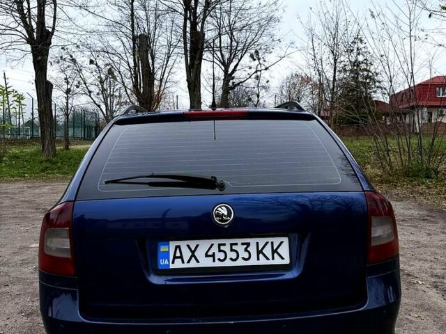 Синий Шкода Октавия, объемом двигателя 1.6 л и пробегом 250 тыс. км за 7200 $, фото 3 на Automoto.ua