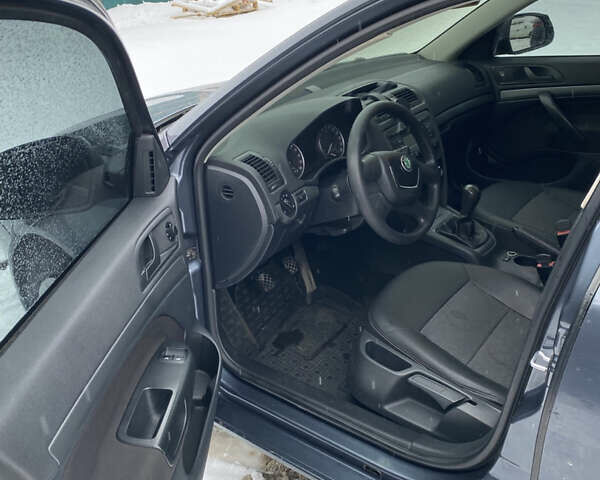 Синий Шкода Октавия, объемом двигателя 1.9 л и пробегом 249 тыс. км за 7500 $, фото 12 на Automoto.ua