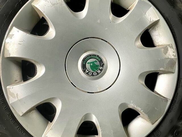 Синий Шкода Октавия, объемом двигателя 1.6 л и пробегом 250 тыс. км за 7200 $, фото 7 на Automoto.ua