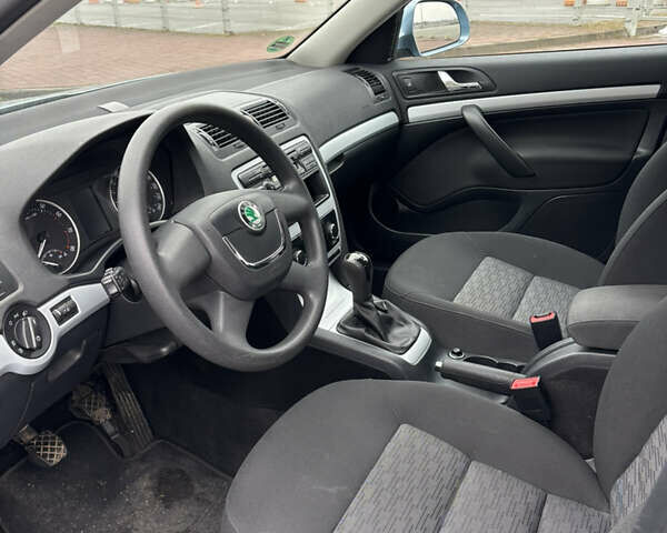 Синий Шкода Октавия, объемом двигателя 1.6 л и пробегом 86 тыс. км за 7900 $, фото 24 на Automoto.ua