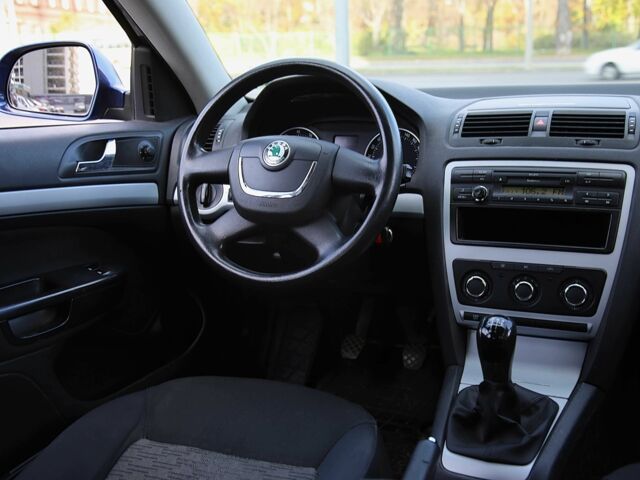 Шкода Октавія 2009 у Харкові на Automoto.ua Синій Шкода Октавія, об'ємом двигуна 1.6 л та пробігом 249 тис. км за 6999 $, фото 10 на Automoto.ua