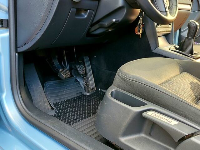 Синій Шкода Октавія, об'ємом двигуна 1.8 л та пробігом 218 тис. км за 7600 $, фото 6 на Automoto.ua