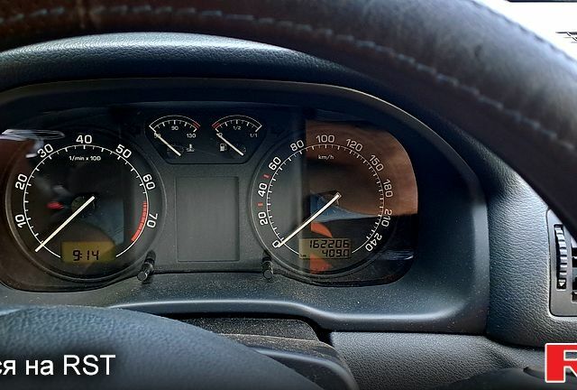 Синий Шкода Октавия, объемом двигателя 1.6 л и пробегом 176 тыс. км за 6000 $, фото 5 на Automoto.ua