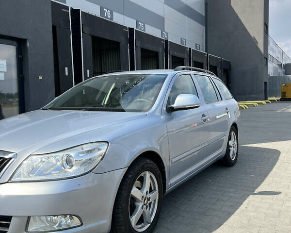 Синий Шкода Октавия, объемом двигателя 1.6 л и пробегом 335 тыс. км за 6800 $, фото 2 на Automoto.ua