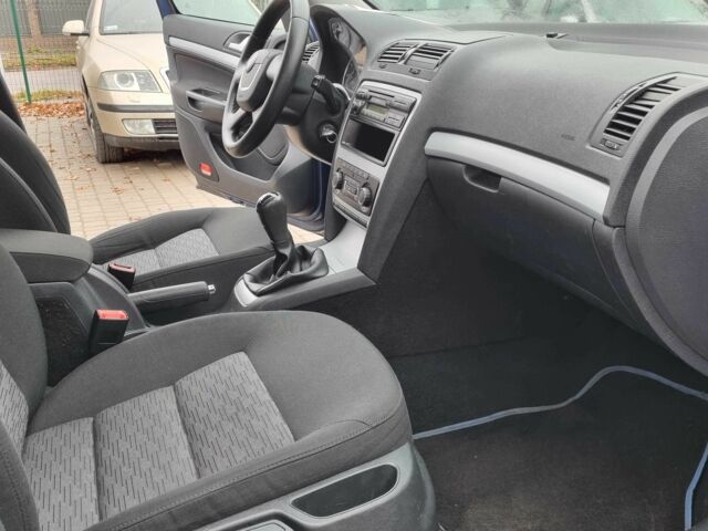 Синий Шкода Октавия, объемом двигателя 1.4 л и пробегом 235 тыс. км за 7500 $, фото 9 на Automoto.ua