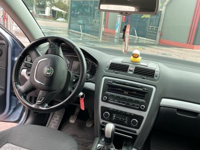 Синий Шкода Октавия, объемом двигателя 1.6 л и пробегом 288 тыс. км за 7950 $, фото 6 на Automoto.ua