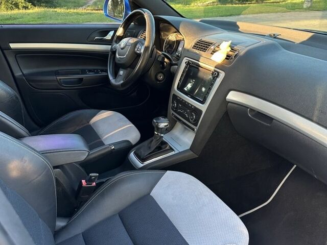 Синій Шкода Октавія, об'ємом двигуна 2 л та пробігом 250 тис. км за 9700 $, фото 7 на Automoto.ua