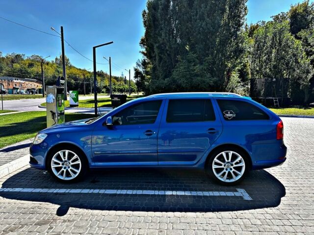 Синій Шкода Октавія, об'ємом двигуна 2 л та пробігом 250 тис. км за 9700 $, фото 2 на Automoto.ua