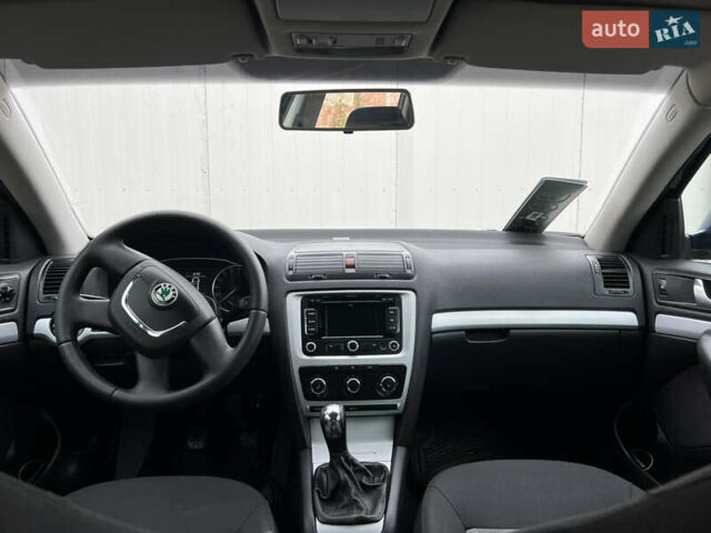 Синий Шкода Октавия, объемом двигателя 1.8 л и пробегом 154 тыс. км за 6200 $, фото 21 на Automoto.ua