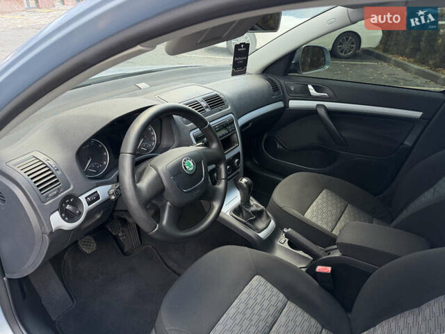 Синий Шкода Октавия, объемом двигателя 1.6 л и пробегом 186 тыс. км за 8400 $, фото 74 на Automoto.ua