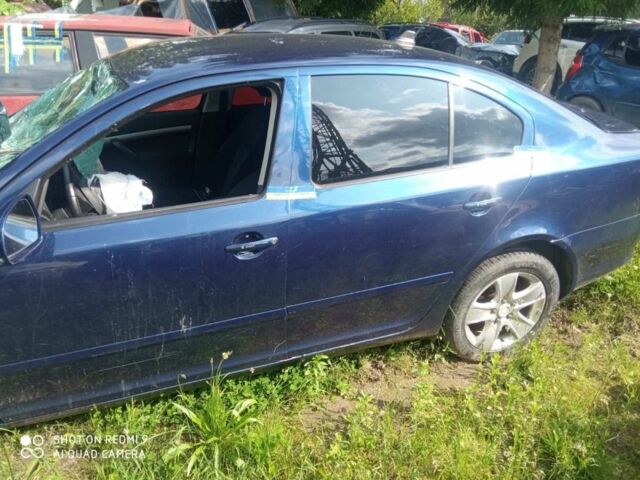 Синій Шкода Октавія, об'ємом двигуна 1.2 л та пробігом 200 тис. км за 1500 $, фото 3 на Automoto.ua