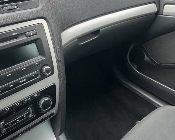 Синий Шкода Октавия, объемом двигателя 1.4 л и пробегом 273 тыс. км за 5900 $, фото 70 на Automoto.ua