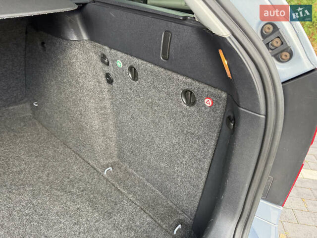 Синий Шкода Октавия, объемом двигателя 1.6 л и пробегом 186 тыс. км за 8400 $, фото 103 на Automoto.ua