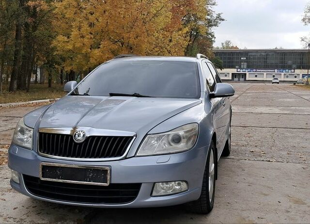 Синий Шкода Октавия, объемом двигателя 1.4 л и пробегом 160 тыс. км за 6400 $, фото 2 на Automoto.ua