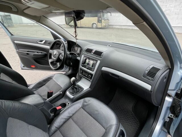 Синій Шкода Октавія, об'ємом двигуна 1.6 л та пробігом 361 тис. км за 6307 $, фото 16 на Automoto.ua