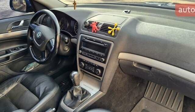 Синий Шкода Октавия, объемом двигателя 1.39 л и пробегом 260 тыс. км за 6500 $, фото 10 на Automoto.ua