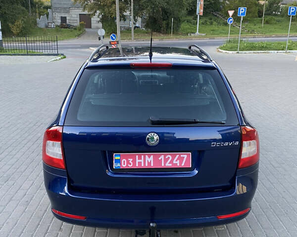 Синий Шкода Октавия, объемом двигателя 1.8 л и пробегом 209 тыс. км за 7500 $, фото 3 на Automoto.ua