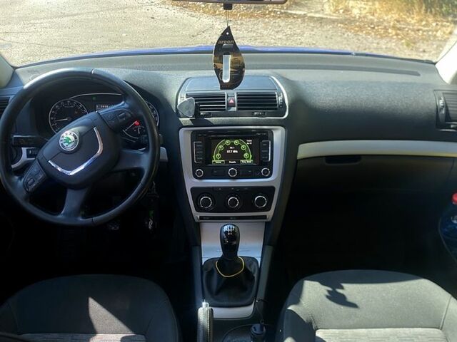 Синий Шкода Октавия, объемом двигателя 1.6 л и пробегом 397 тыс. км за 6750 $, фото 7 на Automoto.ua