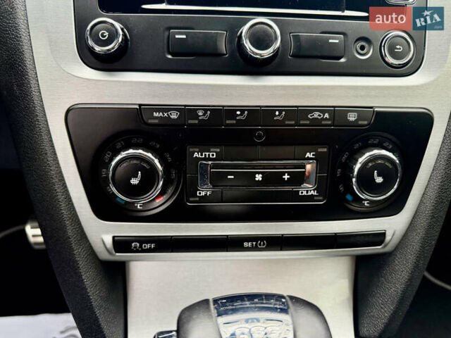 Синій Шкода Октавія, об'ємом двигуна 2 л та пробігом 205 тис. км за 11000 $, фото 31 на Automoto.ua