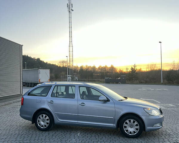 Синій Шкода Октавія, об'ємом двигуна 1.6 л та пробігом 362 тис. км за 7500 $, фото 1 на Automoto.ua