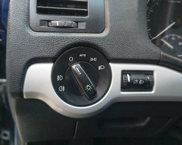 Шкода Октавия 2010 в Ирпене на Automoto.ua Синий Шкода Октавия, объемом двигателя 2 л и пробегом 294 тыс. км за 8800 $, фото 11 на Automoto.ua