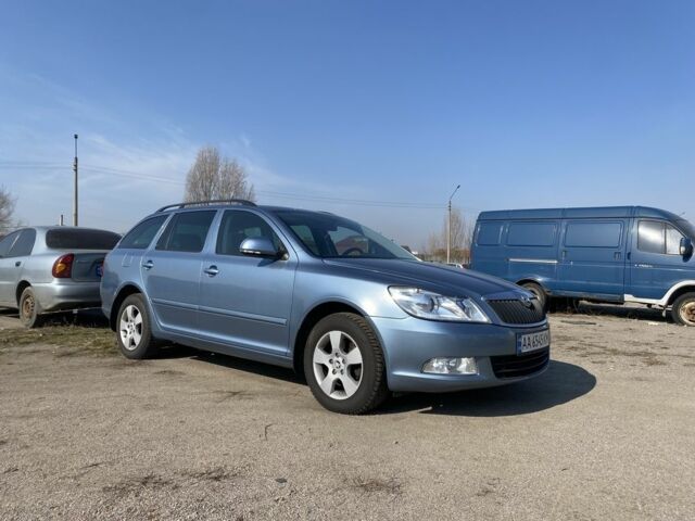 Синий Шкода Октавия, объемом двигателя 0 л и пробегом 228 тыс. км за 8000 $, фото 2 на Automoto.ua