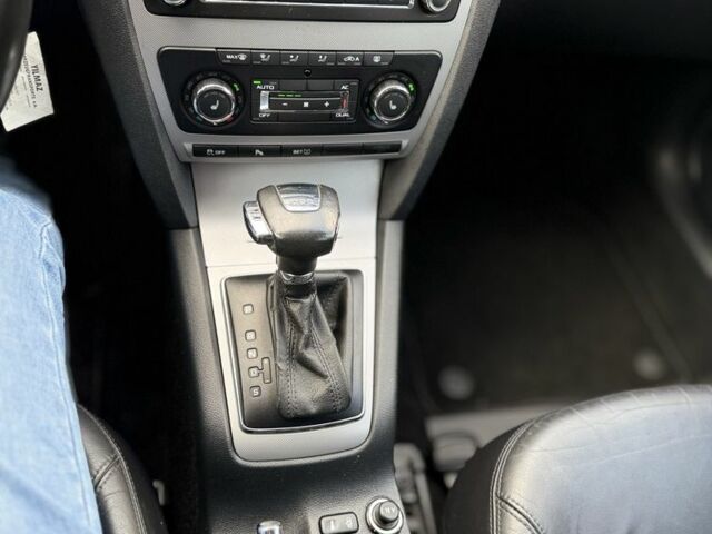 Синий Шкода Октавия, объемом двигателя 1.6 л и пробегом 215 тыс. км за 8999 $, фото 6 на Automoto.ua