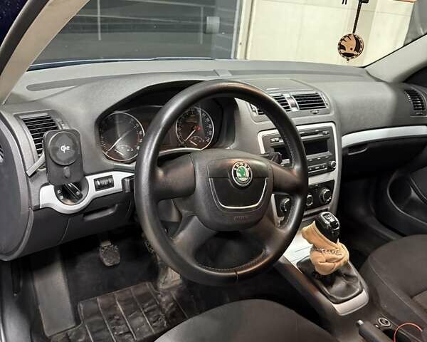 Синий Шкода Октавия, объемом двигателя 1.9 л и пробегом 311 тыс. км за 7600 $, фото 5 на Automoto.ua