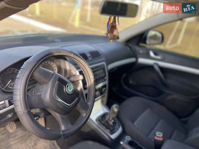 Синий Шкода Октавия, объемом двигателя 1.9 л и пробегом 227 тыс. км за 6900 $, фото 13 на Automoto.ua