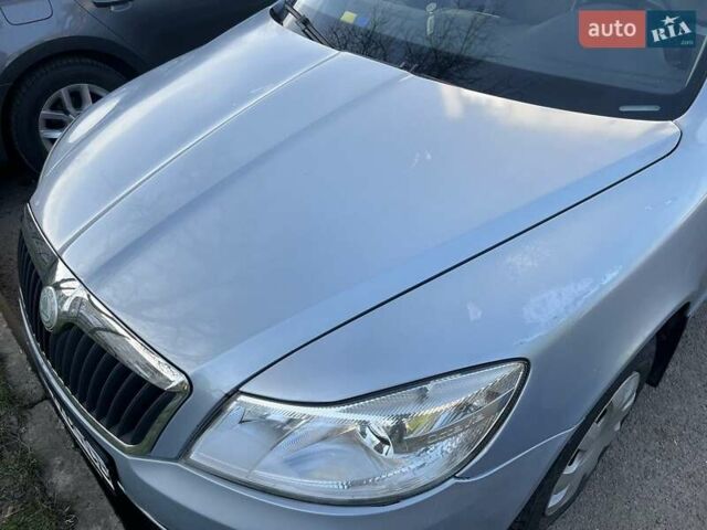 Синий Шкода Октавия, объемом двигателя 1.2 л и пробегом 202 тыс. км за 5200 $, фото 11 на Automoto.ua