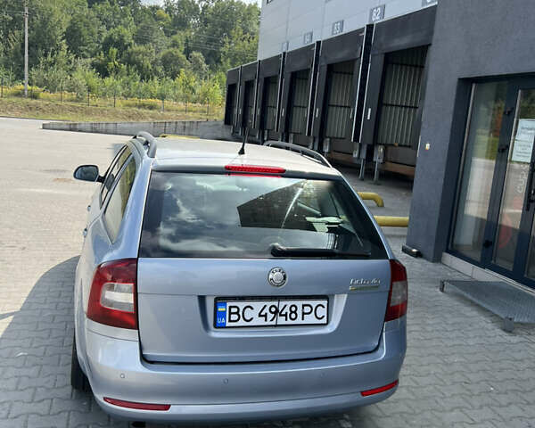 Синий Шкода Октавия, объемом двигателя 1.6 л и пробегом 335 тыс. км за 6800 $, фото 5 на Automoto.ua